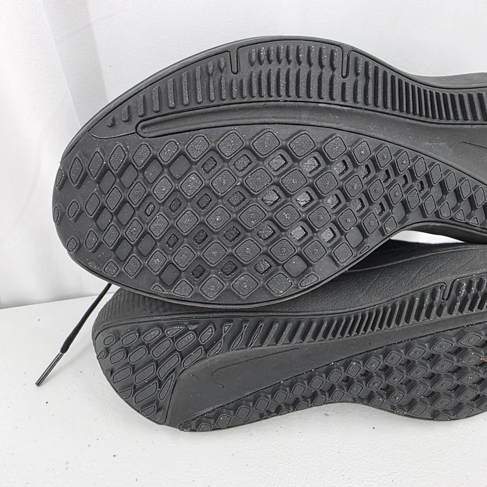 Nike‎ Winflo 10 Triple Black Mesh Running Shoes Women's Size 8.5 DV4023-001.